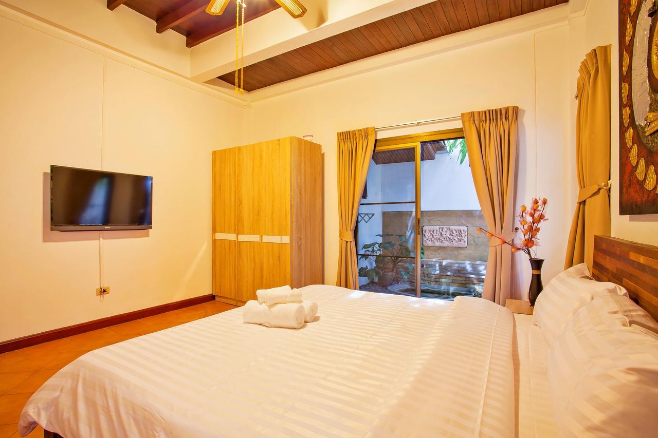 Traditional Thai Villa Nikkie In Tropical Nature, 4Br & Pool, Near Rawai Beach Nai Harn ภายนอก รูปภาพ