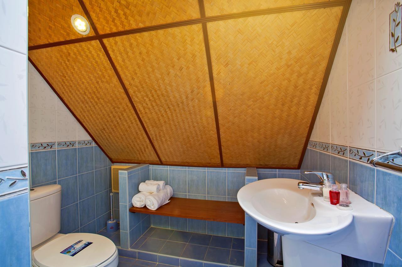 Traditional Thai Villa Nikkie In Tropical Nature, 4Br & Pool, Near Rawai Beach Nai Harn ภายนอก รูปภาพ
