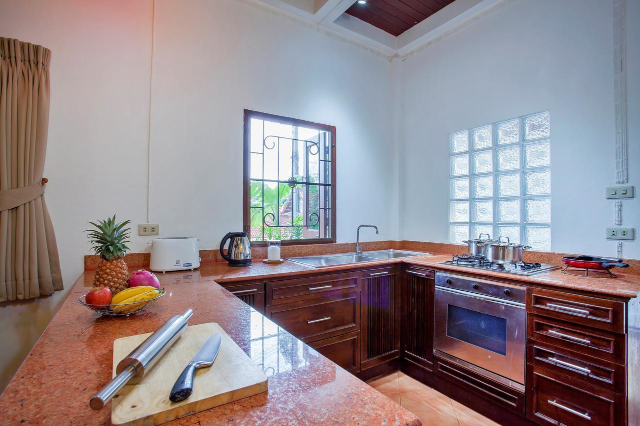 Traditional Thai Villa Nikkie In Tropical Nature, 4Br & Pool, Near Rawai Beach Nai Harn ภายนอก รูปภาพ
